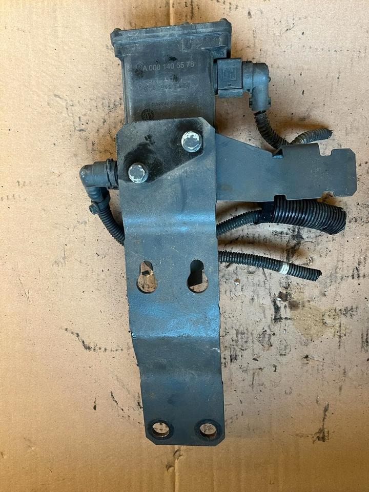 Mercedes Actros MP4 AdBlue Pumpe A0001405578 - Pompa di alimentazione per Camion: foto 3 Mercedes Actros MP4 AdBlue Pumpe A0001405578 - Pompa di alimentazione per Camion: foto 3