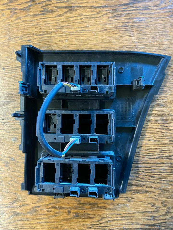 Mercedes Actros MP4 Bedienungspanel A 960 540 02 46 - Cabina e interni per Camion: foto 3 Mercedes Actros MP4 Bedienungspanel A 960 540 02 46 - Cabina e interni per Camion: foto 3