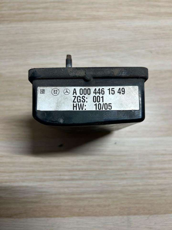 Mercedes Actros MP4 Radarsensor A0004461549 - Sensor per Camion: foto 5 Mercedes Actros MP4 Radarsensor A0004461549 - Sensor per Camion: foto 5