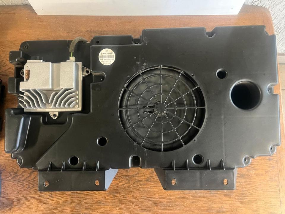 Mercedes Actros MP4 Subwoofer Soundsystem Bass A0018206202 - Cruscotto per Camion: foto 2 Mercedes Actros MP4 Subwoofer Soundsystem Bass A0018206202 - Cruscotto per Camion: foto 2