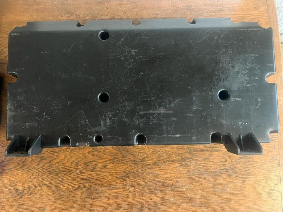 Mercedes Actros MP4 Subwoofer Soundsystem Bass A0018206202 - Cruscotto per Camion: foto 5 Mercedes Actros MP4 Subwoofer Soundsystem Bass A0018206202 - Cruscotto per Camion: foto 5