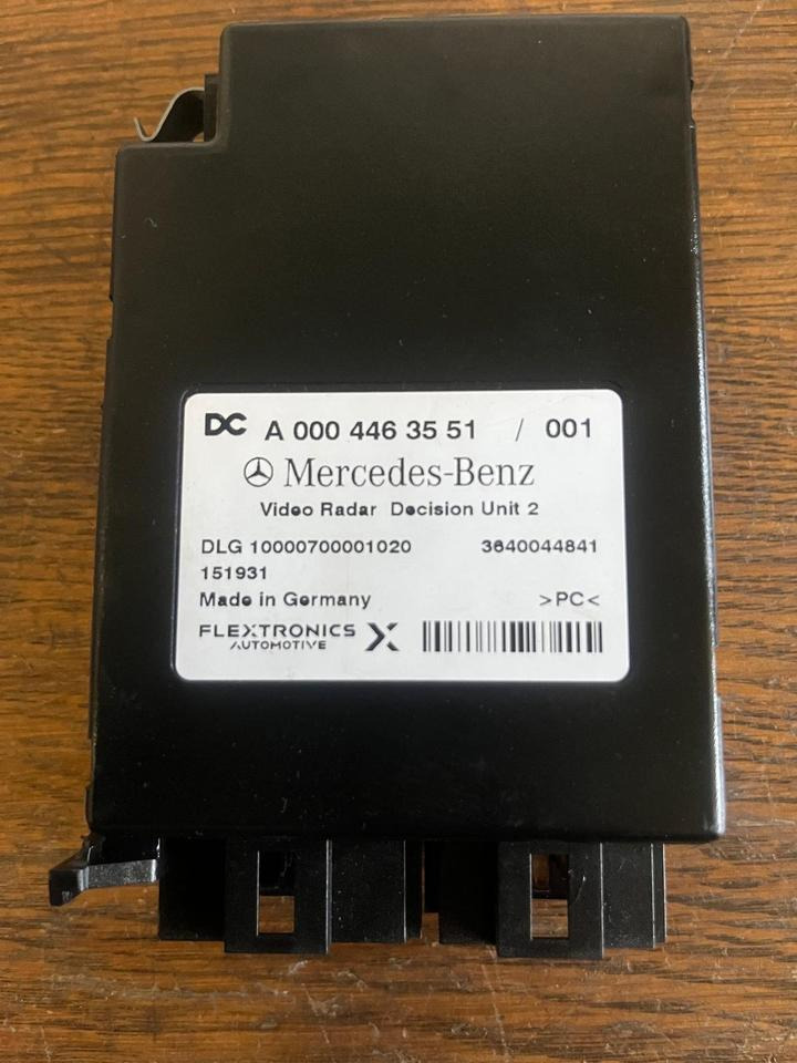 Mercedes Actros MP4 Video Radar Steuergerät A0004463551 - ECU per Camion: foto 3 Mercedes Actros MP4 Video Radar Steuergerät A0004463551 - ECU per Camion: foto 3