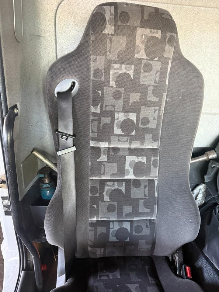 Mercedes Atego 3 Beifahrersitz mit Luft - Sedile per Camion: foto 4 Mercedes Atego 3 Beifahrersitz mit Luft - Sedile per Camion: foto 4