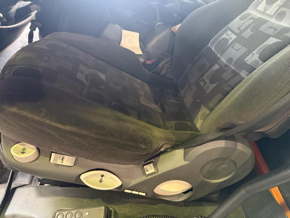 Mercedes Atego 3 Fahrersitz - Sedile per Camion: foto 4 Mercedes Atego 3 Fahrersitz - Sedile per Camion: foto 4