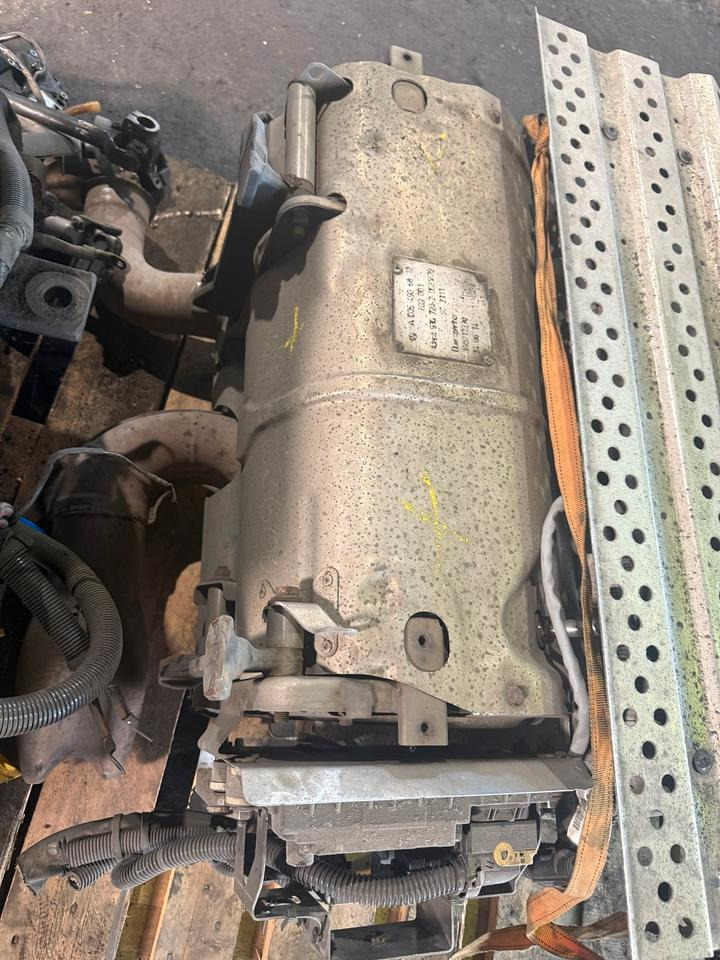 Mercedes Atego 4 EU6 Auspuff Katalysator A0054906812 - Convertitore catalitico per Camion: foto 2 Mercedes Atego 4 EU6 Auspuff Katalysator A0054906812 - Convertitore catalitico per Camion: foto 2