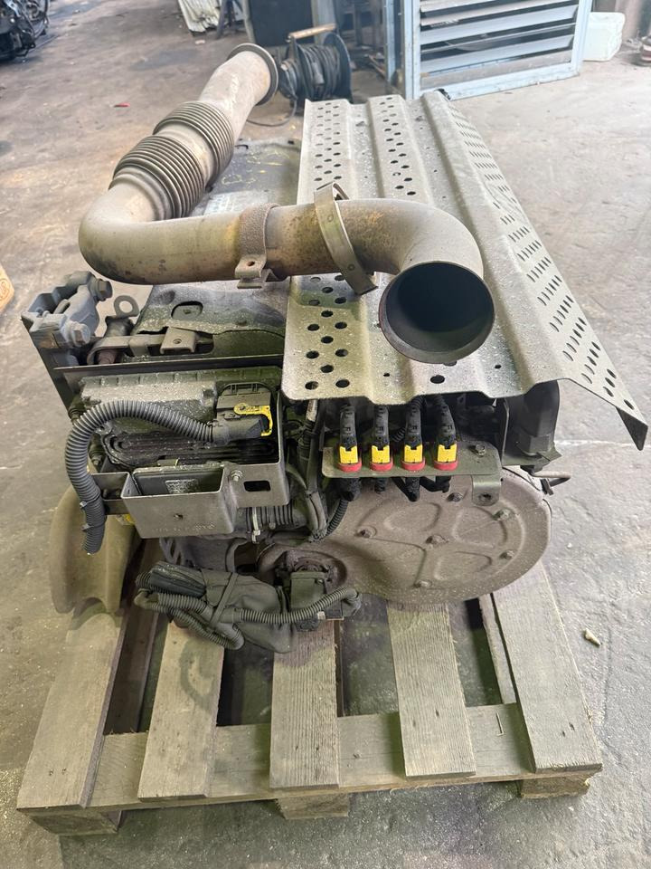 Mercedes Atego 4 EU6 Auspuff Katalysator A0064904012 - Convertitore catalitico per Camion: foto 3 Mercedes Atego 4 EU6 Auspuff Katalysator A0064904012 - Convertitore catalitico per Camion: foto 3