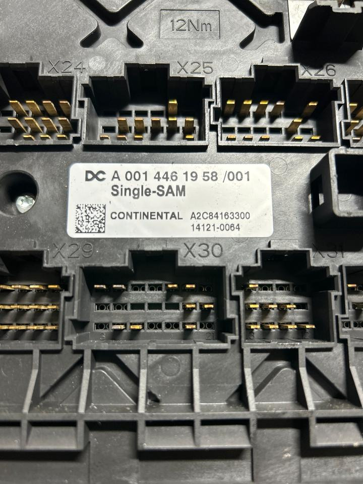 Mercedes Atego 4 EU6 Sicherungskasten A0014461958 - Fusibile: foto 4 Mercedes Atego 4 EU6 Sicherungskasten A0014461958 - Fusibile: foto 4