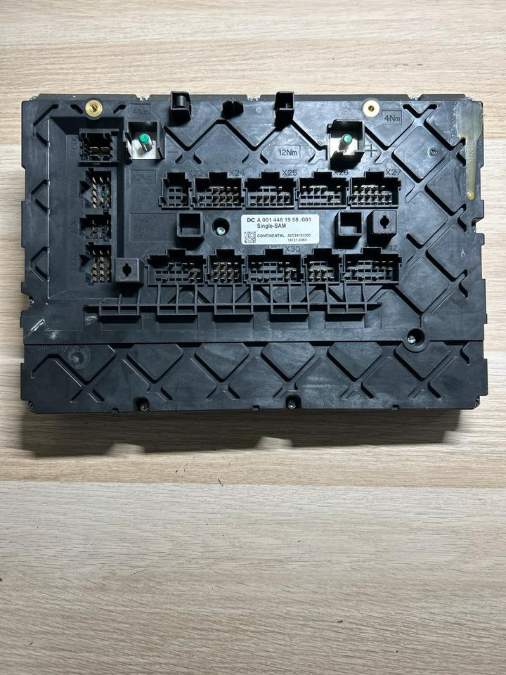 Mercedes Atego 4 EU6 Sicherungskasten A0014461958 - Fusibile: foto 3 Mercedes Atego 4 EU6 Sicherungskasten A0014461958 - Fusibile: foto 3