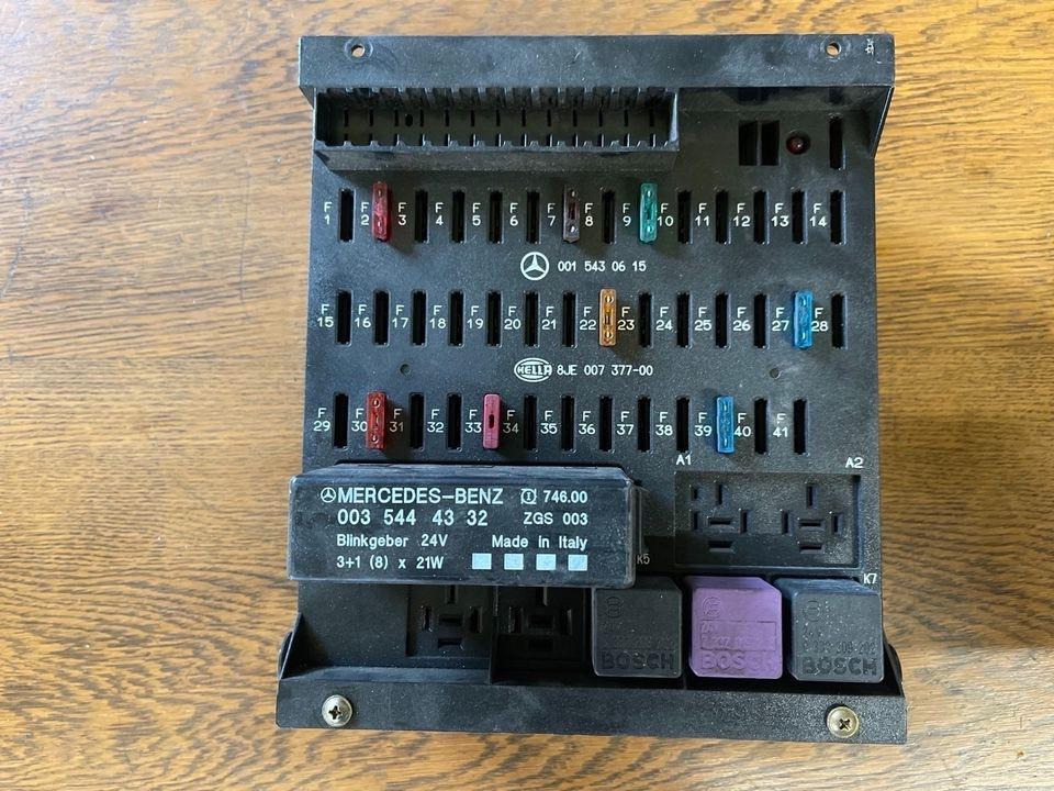 Mercedes Atego Sicherungskasten (Zentralelektrik) 0015430615 - Fusibile per Camion: foto 1 Mercedes Atego Sicherungskasten (Zentralelektrik) 0015430615 - Fusibile per Camion: foto 1