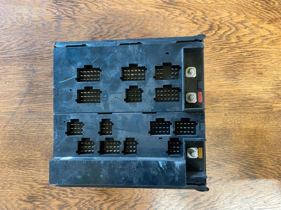 Mercedes Atego Sicherungskasten (Zentralelektrik) 0015430615 - Fusibile per Camion: foto 2 Mercedes Atego Sicherungskasten (Zentralelektrik) 0015430615 - Fusibile per Camion: foto 2