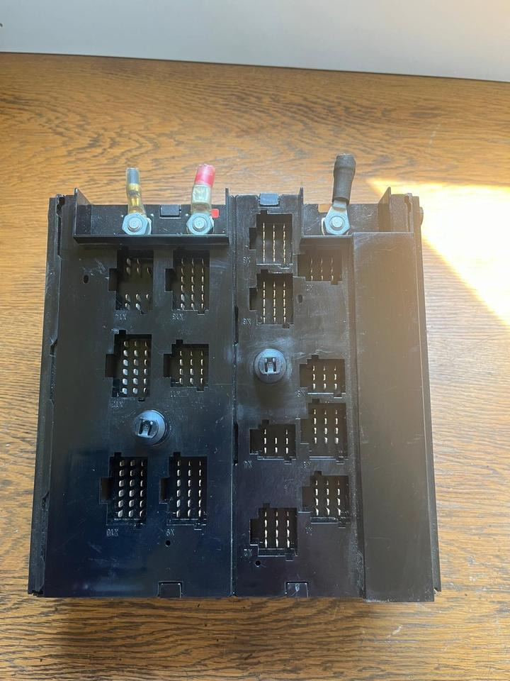 Mercedes Atego Sicherungskasten (Zentralelektrik) A0015433615 - Fusibile per Camion: foto 4 Mercedes Atego Sicherungskasten (Zentralelektrik) A0015433615 - Fusibile per Camion: foto 4