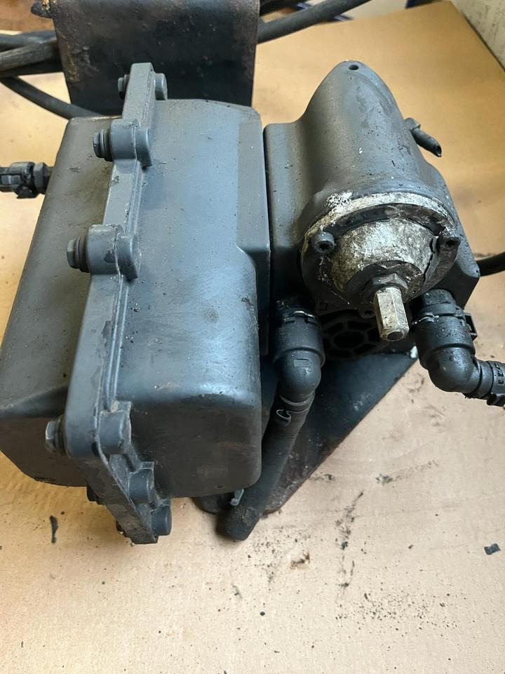 Mercedes-Benz Actros Atego EU4 EU5 AdBlue Pumpe A0001400578 - Pompa di alimentazione per Camion: foto 3 Mercedes-Benz Actros Atego EU4 EU5 AdBlue Pumpe A0001400578 - Pompa di alimentazione per Camion: foto 3