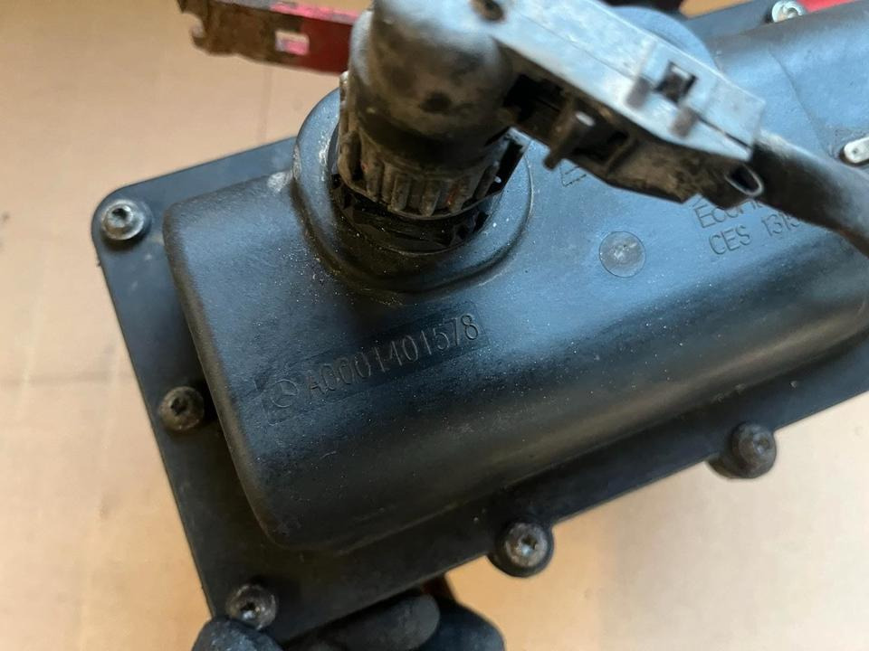 Mercedes-Benz Actros Atego EU4 EU5 AdBlue Pumpe A0001401578 - Pompa di alimentazione per Camion: foto 2 Mercedes-Benz Actros Atego EU4 EU5 AdBlue Pumpe A0001401578 - Pompa di alimentazione per Camion: foto 2