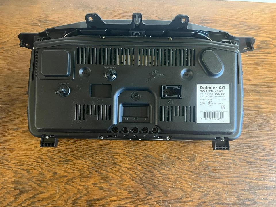 Mercedes Benz Actros MP4 Kombiinstrument / Tacho A9614467421 - Cruscotto per Camion: foto 3 Mercedes Benz Actros MP4 Kombiinstrument / Tacho A9614467421 - Cruscotto per Camion: foto 3