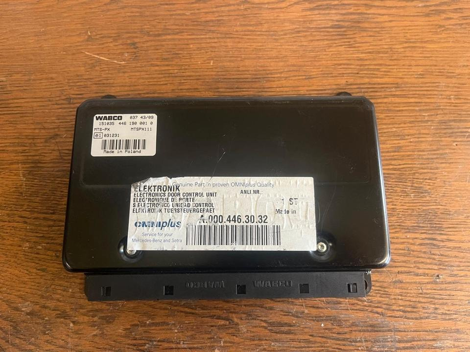 Mercedes Türsteuergerät A0004463032 WABCO 4461900010 - ECU per Camion: foto 2 Mercedes Türsteuergerät A0004463032 WABCO 4461900010 - ECU per Camion: foto 2