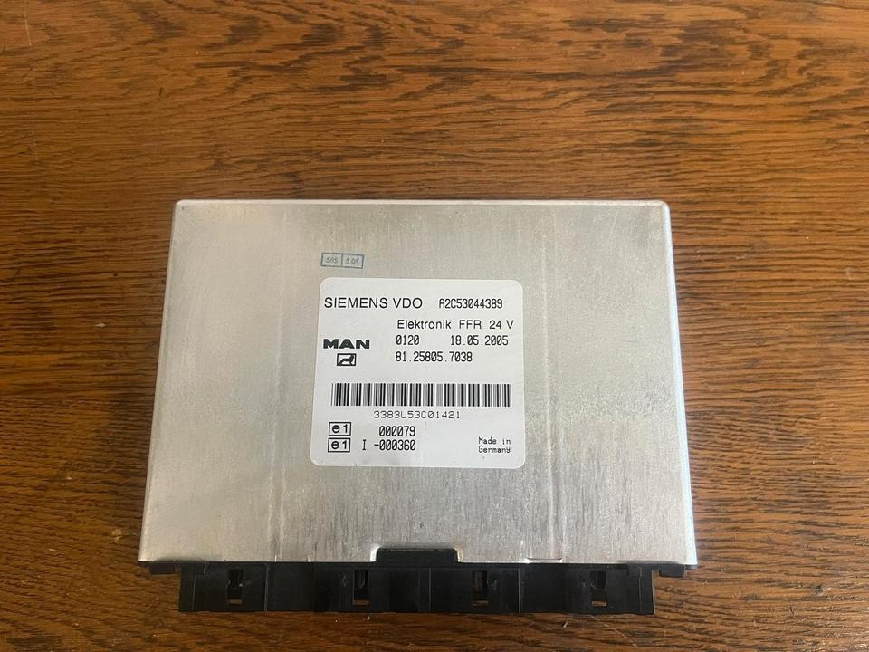 MAN SIEMENS VDO ELEKTRONIK FFR Steuergerät 81258057038 - Ricambi: foto 2 MAN SIEMENS VDO ELEKTRONIK FFR Steuergerät 81258057038 - Ricambi: foto 2