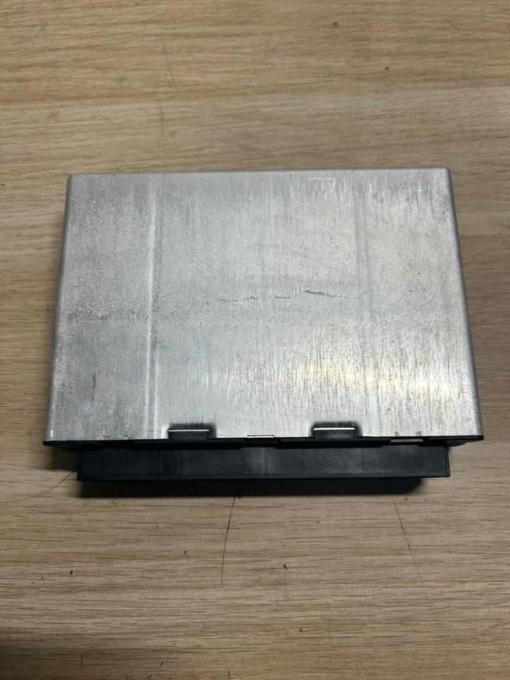MAN Siemens VDO Elektronik FFR Steuergerät 81.25805.7052 - Ricambi: foto 4 MAN Siemens VDO Elektronik FFR Steuergerät 81.25805.7052 - Ricambi: foto 4
