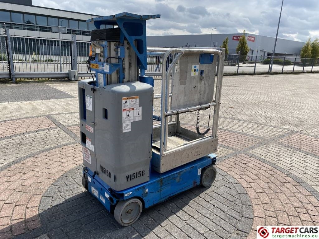 Genie GR-15 Runabout Electric Vertical Mast Lift 652cm - Elevatore verticale: foto 3 Genie GR-15 Runabout Electric Vertical Mast Lift 652cm - Elevatore verticale: foto 3