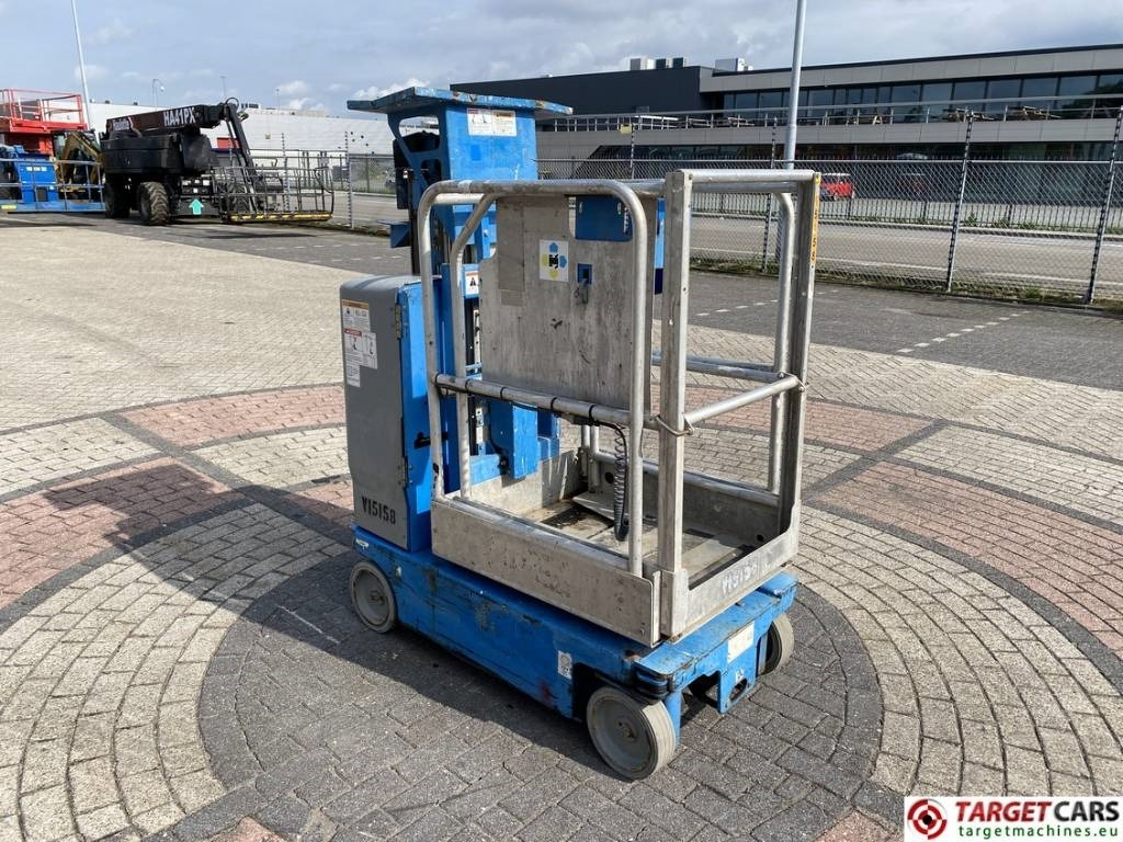 Genie GR-15 Runabout Electric Vertical Mast Lift 652cm - Elevatore verticale: foto 2 Genie GR-15 Runabout Electric Vertical Mast Lift 652cm - Elevatore verticale: foto 2