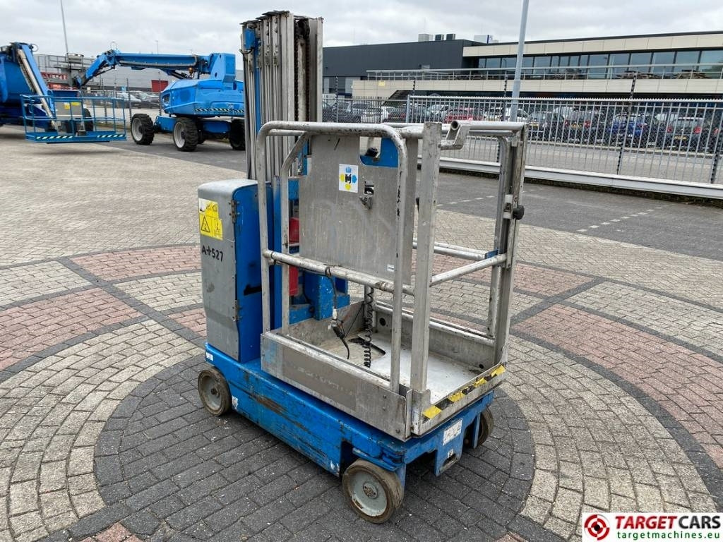 Genie GR-20 Runabout Vertical Mast Work Lift 802cm - Elevatore verticale: foto 2 Genie GR-20 Runabout Vertical Mast Work Lift 802cm - Elevatore verticale: foto 2