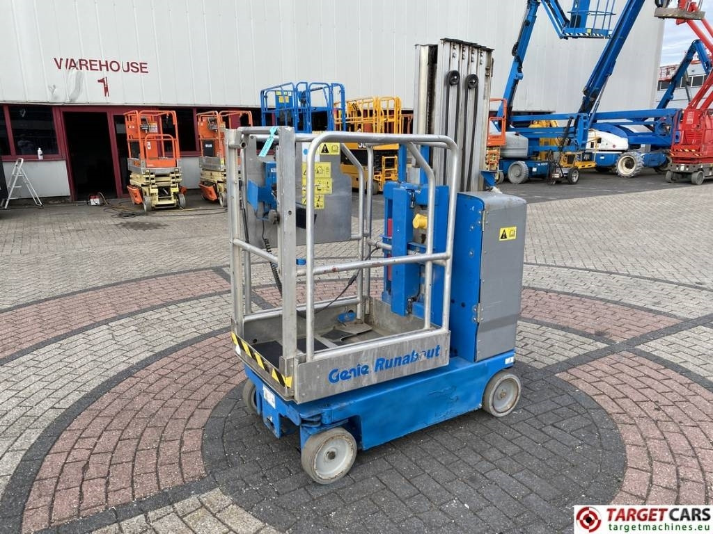 Genie GR20 Runabout Electric Vertical Mast Lift 802cm - Elevatore verticale: foto 1 Genie GR20 Runabout Electric Vertical Mast Lift 802cm - Elevatore verticale: foto 1