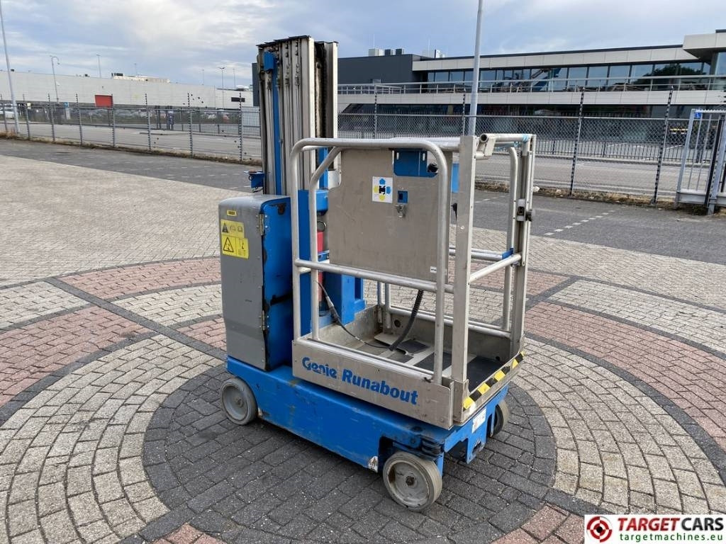 Genie GR20 Runabout Electric Vertical Mast Lift 802cm - Elevatore verticale: foto 2 Genie GR20 Runabout Electric Vertical Mast Lift 802cm - Elevatore verticale: foto 2