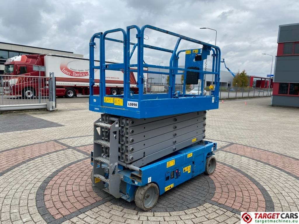 Genie GS-4047 Electric Scissor Work Lift 1389cm - Piattaforma a pantografo: foto 3 Genie GS-4047 Electric Scissor Work Lift 1389cm - Piattaforma a pantografo: foto 3
