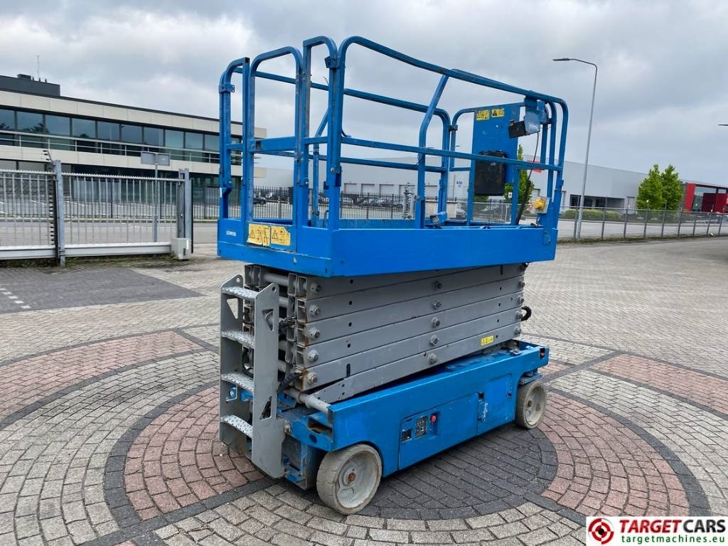 Genie GS-4047 Electric Scissor Work Lift 1389cm - Piattaforma a pantografo: foto 3 Genie GS-4047 Electric Scissor Work Lift 1389cm - Piattaforma a pantografo: foto 3