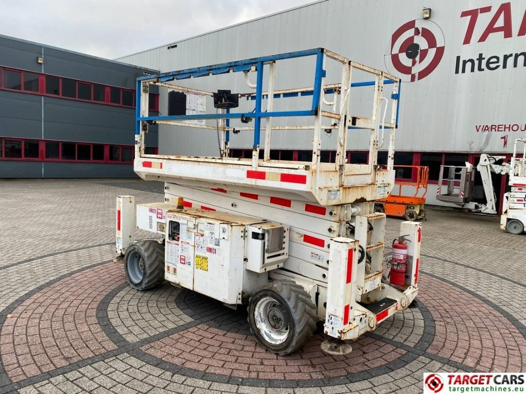 Genie GS-4069RT Diesel 4x4 Scissor Work Lift 1412cm - Piattaforma a pantografo: foto 4 Genie GS-4069RT Diesel 4x4 Scissor Work Lift 1412cm - Piattaforma a pantografo: foto 4