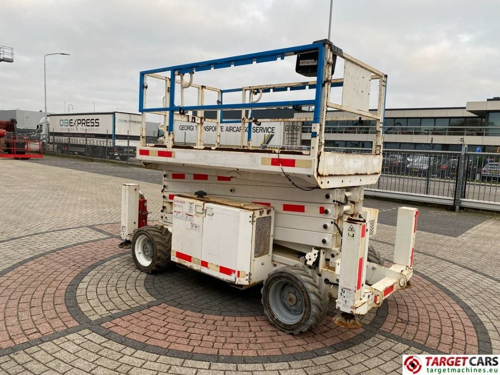Genie GS-4069RT Diesel 4x4 Scissor Work Lift 1412cm - Piattaforma a pantografo: foto 2 Genie GS-4069RT Diesel 4x4 Scissor Work Lift 1412cm - Piattaforma a pantografo: foto 2