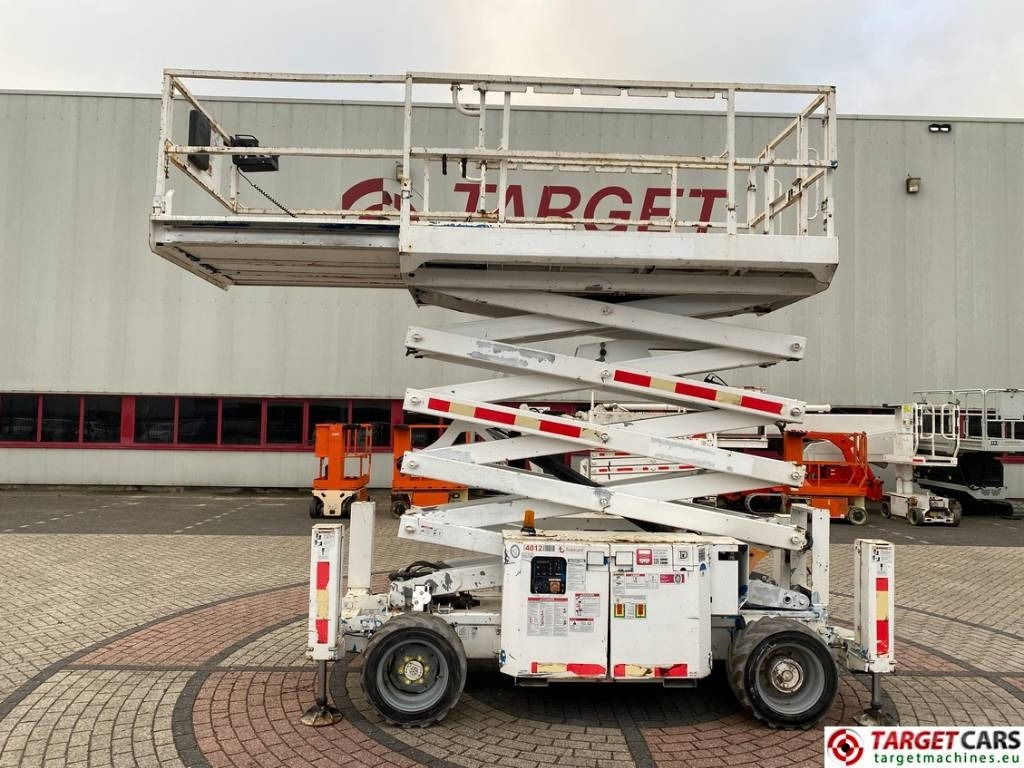 Genie GS-4069RT Diesel 4x4 Scissor Work Lift 1412cm - Piattaforma a pantografo: foto 5 Genie GS-4069RT Diesel 4x4 Scissor Work Lift 1412cm - Piattaforma a pantografo: foto 5