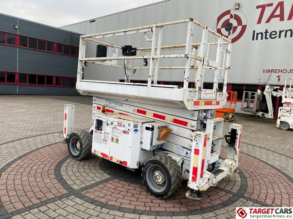 Genie GS-4069RT Diesel 4x4 Scissor Work Lift 1412cm - Piattaforma a pantografo: foto 4 Genie GS-4069RT Diesel 4x4 Scissor Work Lift 1412cm - Piattaforma a pantografo: foto 4