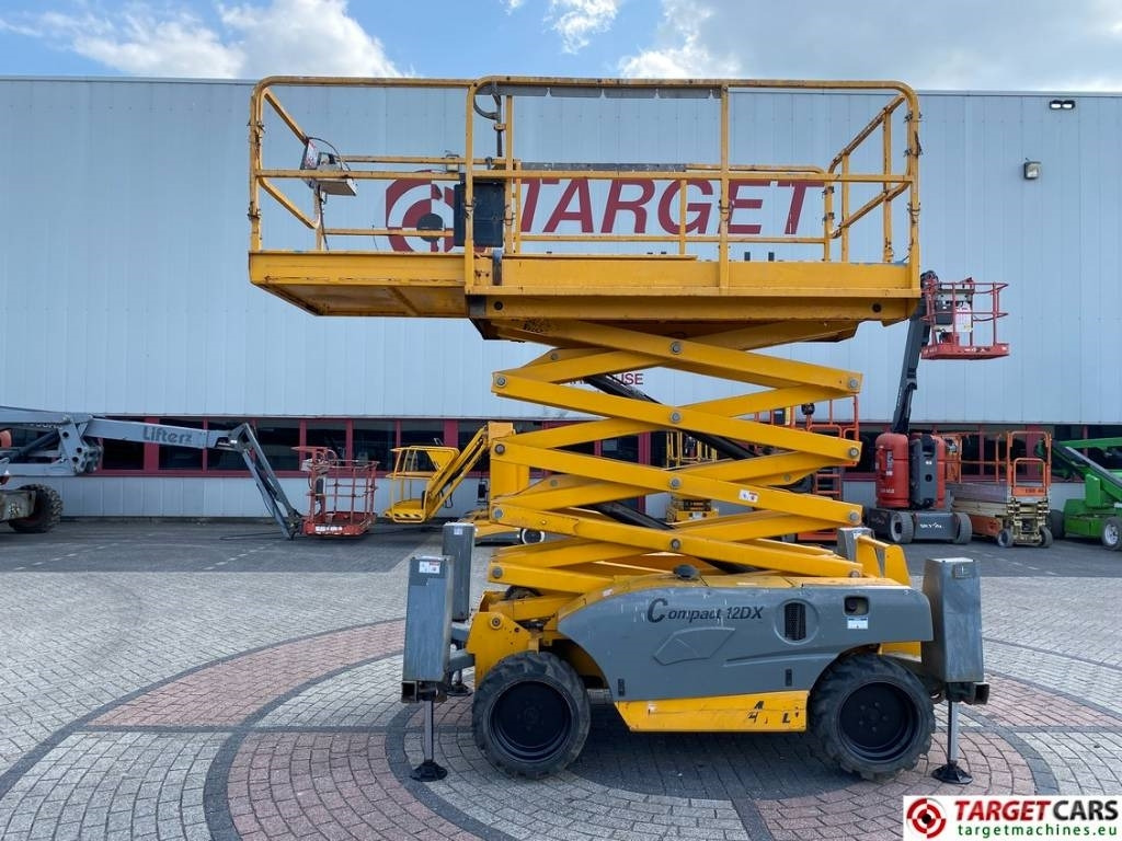 Haulotte Compact 12DX Diesel 4x4 Scissor Work Lift 1206cm - Piattaforma a pantografo: foto 5 Haulotte Compact 12DX Diesel 4x4 Scissor Work Lift 1206cm - Piattaforma a pantografo: foto 5