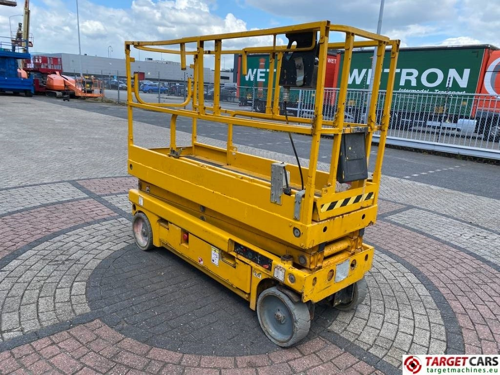 Haulotte Compact 8 Electric Scissor Work Lift 818cm - Piattaforma a pantografo: foto 2 Haulotte Compact 8 Electric Scissor Work Lift 818cm - Piattaforma a pantografo: foto 2