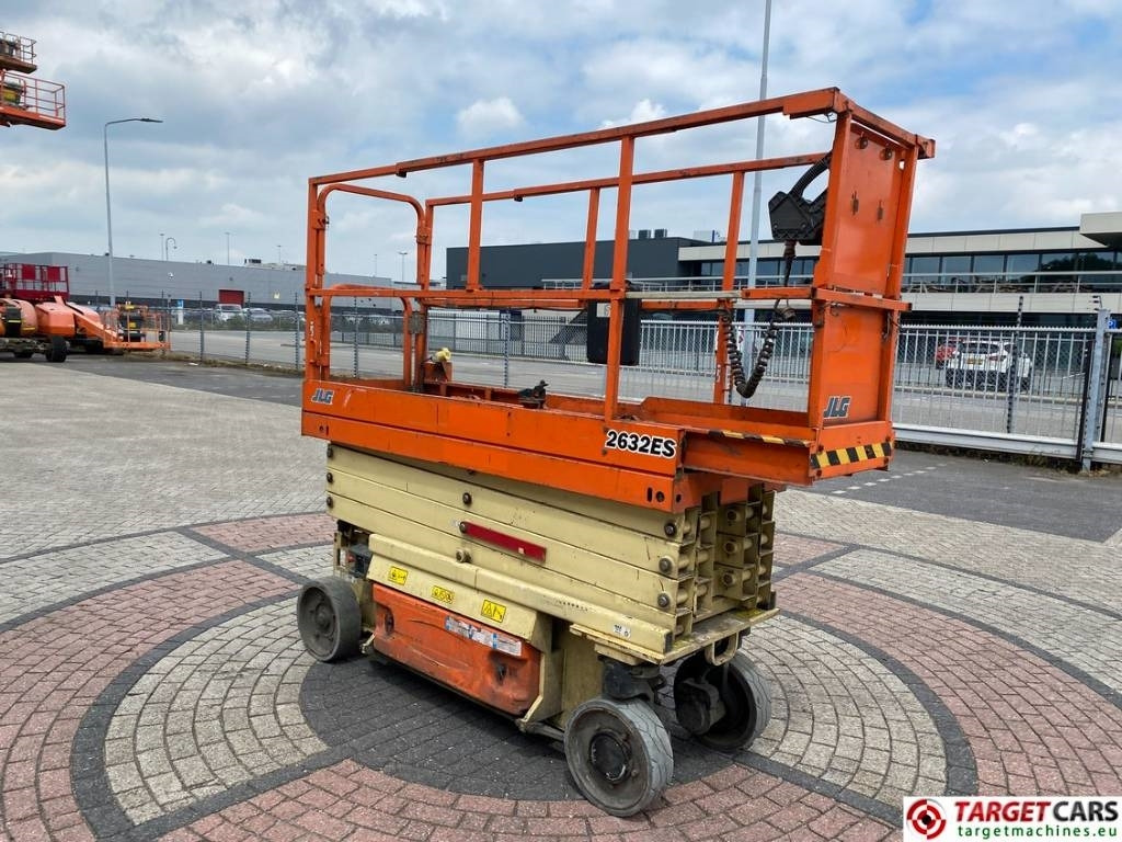JLG 2632ES Electric Scissor Work Lift 977cm - Piattaforma a pantografo: foto 2 JLG 2632ES Electric Scissor Work Lift 977cm - Piattaforma a pantografo: foto 2