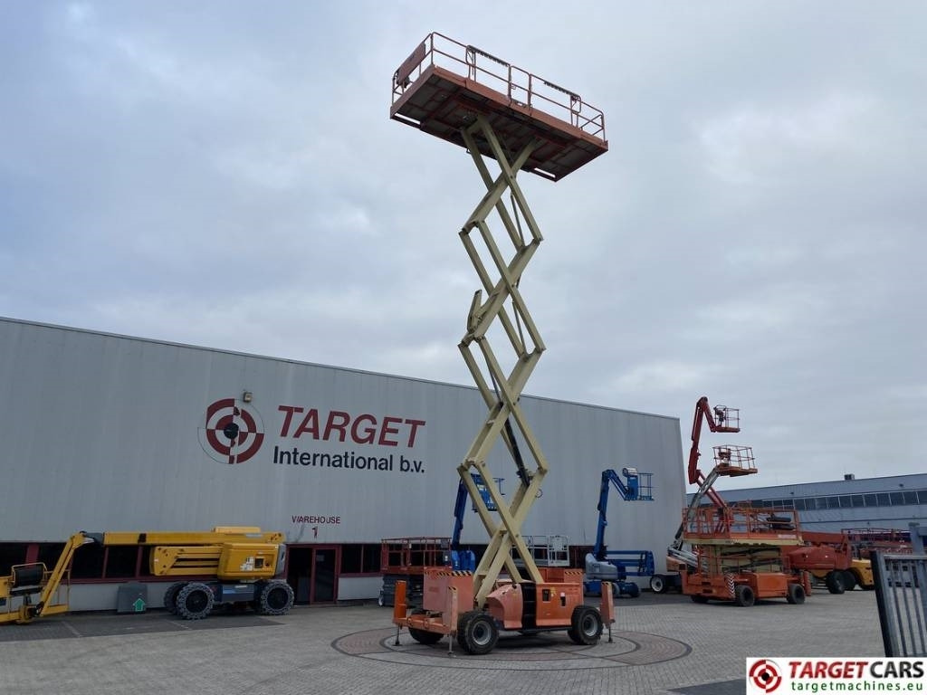 Piattaforma a pantografo JLG 4394RT Diesel 4x4 Scissor Work Lift 1511cm: foto 6