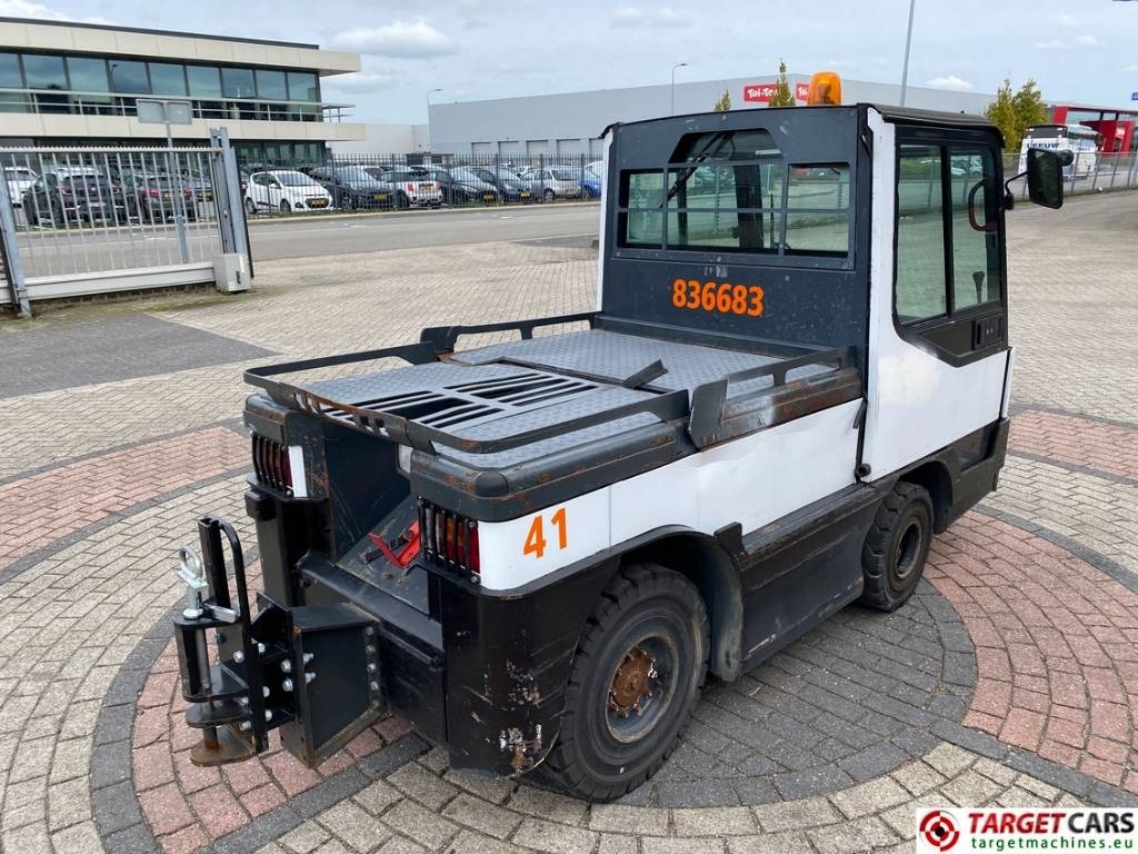 Linde P250 Tow Tug Truck Tractor Electric 80V max 25T - Trattore comunale: foto 3 Linde P250 Tow Tug Truck Tractor Electric 80V max 25T - Trattore comunale: foto 3