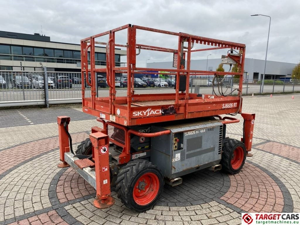 SkyJack SJ6826 RT Diesel 4x4 Scissor Work Lift 992cm - Piattaforma a pantografo: foto 3 SkyJack SJ6826 RT Diesel 4x4 Scissor Work Lift 992cm - Piattaforma a pantografo: foto 3