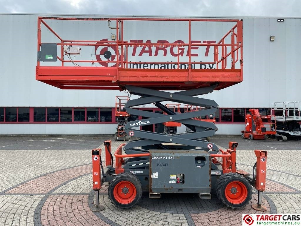 SkyJack SJ6826RT Diesel 4x4 Scissor Work Lift 992cm - Piattaforma a pantografo: foto 5 SkyJack SJ6826RT Diesel 4x4 Scissor Work Lift 992cm - Piattaforma a pantografo: foto 5