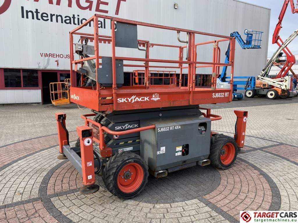 SkyJack SJ6832RT Diesel Scissor Work Lift 1180cm - Piattaforma a pantografo: foto 1 SkyJack SJ6832RT Diesel Scissor Work Lift 1180cm - Piattaforma a pantografo: foto 1