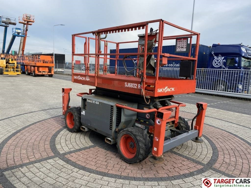 SkyJack SJ6832RT Diesel Scissor Work Lift 1180cm - Piattaforma a pantografo: foto 2 SkyJack SJ6832RT Diesel Scissor Work Lift 1180cm - Piattaforma a pantografo: foto 2