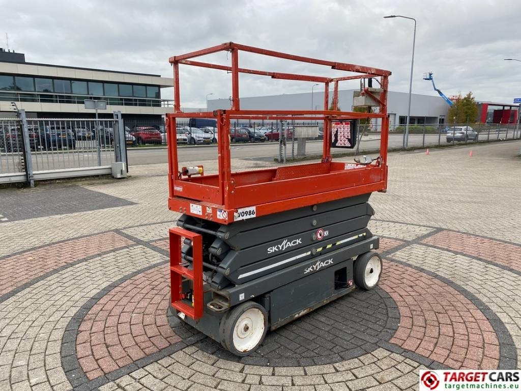 SkyJack SJIII-3226 Electric 3226 Scissor Work Lift 990cm - Piattaforma a pantografo: foto 3 SkyJack SJIII-3226 Electric 3226 Scissor Work Lift 990cm - Piattaforma a pantografo: foto 3