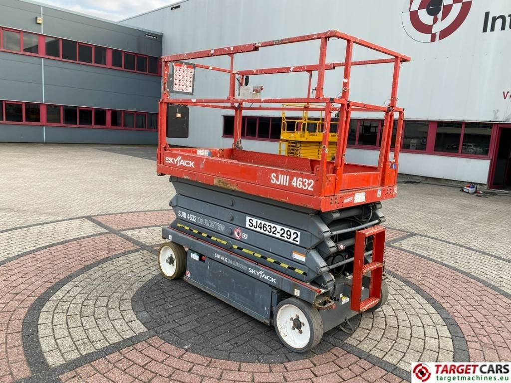 SkyJack SJIII-4632 Electric 4632 Scissor Work Lift 1170cm - Piattaforma a pantografo: foto 4 SkyJack SJIII-4632 Electric 4632 Scissor Work Lift 1170cm - Piattaforma a pantografo: foto 4