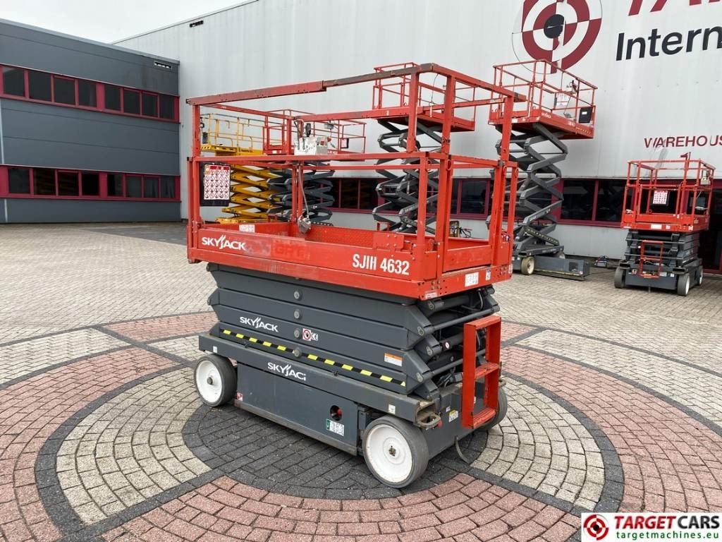SkyJack SJIII-4632 Electric 4632 Scissor Work Lift 1170cm - Piattaforma a pantografo: foto 4 SkyJack SJIII-4632 Electric 4632 Scissor Work Lift 1170cm - Piattaforma a pantografo: foto 4
