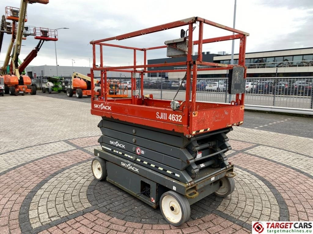 SkyJack SJIII-4632 Electric Scissor SJ4632 WorkLift 1170cm - Piattaforma a pantografo: foto 2 SkyJack SJIII-4632 Electric Scissor SJ4632 WorkLift 1170cm - Piattaforma a pantografo: foto 2