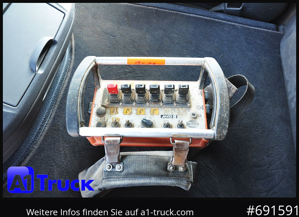 MERCEDES-BENZ Actros 1844 MP3, Kran MKG 291 HP 5+3 Funk, TÜV 06/2026 - Autocarro con pianale/ Cassone fisso, Camion con gru: foto 2 MERCEDES-BENZ Actros 1844 MP3, Kran MKG 291 HP 5+3 Funk, TÜV 06/2026 - Autocarro con pianale/ Cassone fisso, Camion con gru: foto 2