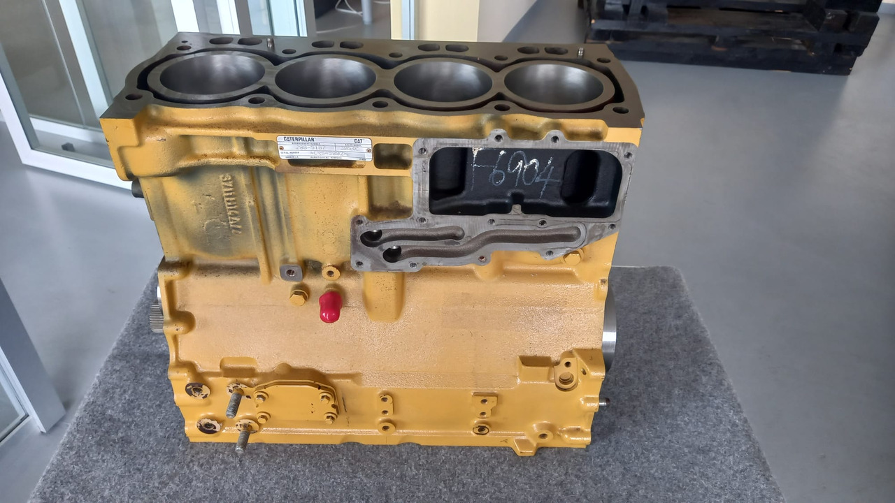 Caterpillar 3054C Short Block revisionato per CAT 3054C e C4.4 - Blocco cilindri per Macchina da cantiere: foto 1 Caterpillar 3054C Short Block revisionato per CAT 3054C e C4.4 - Blocco cilindri per Macchina da cantiere: foto 1
