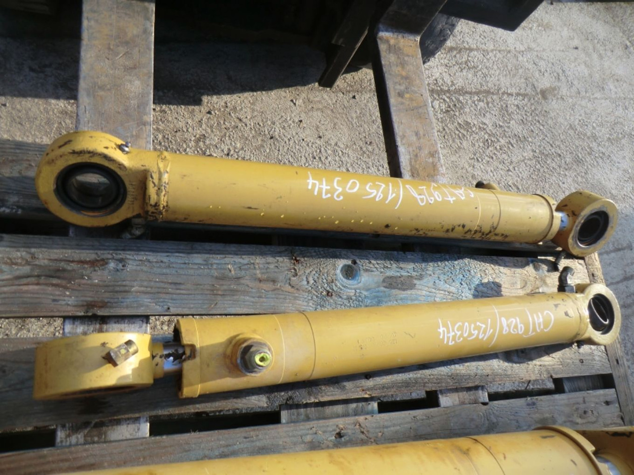 Caterpillar 928G CILINDRI DI STERZO - Cilindro idraulico per Macchina da cantiere: foto 3 Caterpillar 928G CILINDRI DI STERZO - Cilindro idraulico per Macchina da cantiere: foto 3