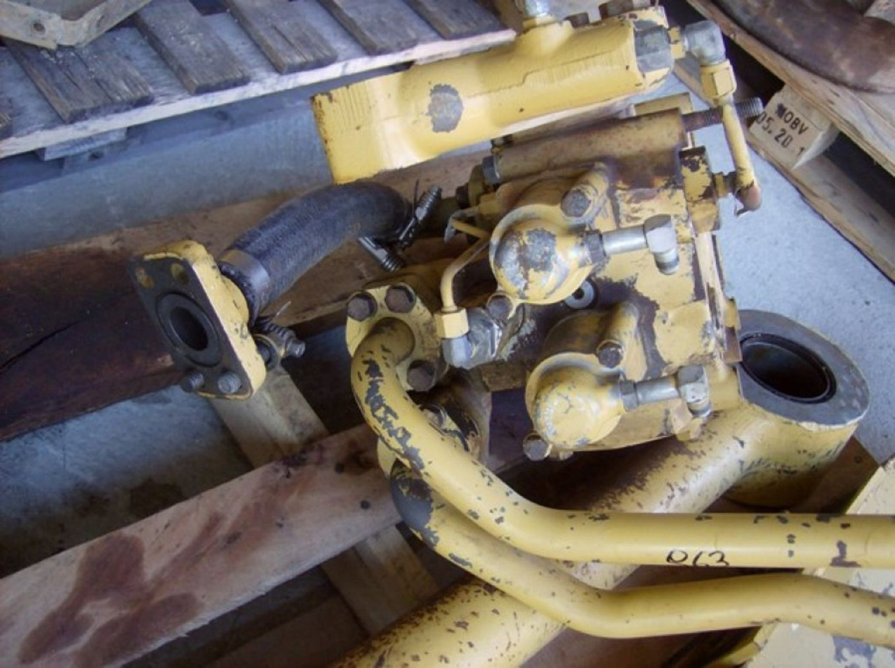Caterpillar 963 DISTRIBUTORE IDRAULICO - Valvola idraulica per Macchina da cantiere: foto 1 Caterpillar 963 DISTRIBUTORE IDRAULICO - Valvola idraulica per Macchina da cantiere: foto 1