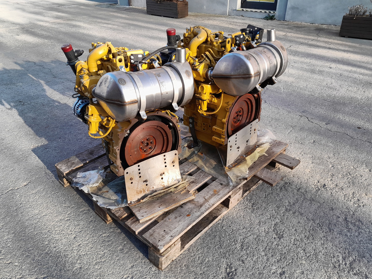 Caterpillar C1.7T MOTORE NUOVO COMPLETO - Motore per Macchina da cantiere: foto 1 Caterpillar C1.7T MOTORE NUOVO COMPLETO - Motore per Macchina da cantiere: foto 1